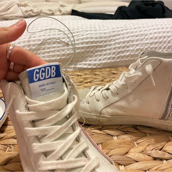 GOLDEN GOOSES - Picture 3 of 4